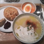 62622264 - 季節の野菜スープと全粒粉スコーン 1000円(税別)