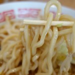麺屋路三 - 麺は太麺でモチモチの食感