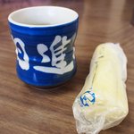 日進食堂 - 湯呑みとおしぼり