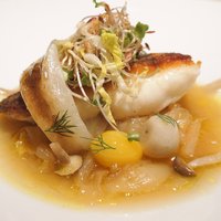 ルカンケ - ランチコース 4746円 の本日の鮮魚 その日のキュイソンのスタイルで 白菜のブレゼとソテー 里芋のニョッキとキノコのクーリ