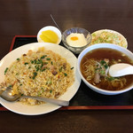 あたか飯店 - 五目チャーハン＋半ラーメン('17/02/15)