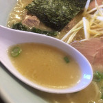 新ラーメンショップ - スープはこんな感じ