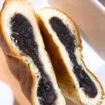 ミスズベーカリー - あんぱん内部