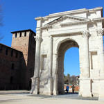 Gusto Piadineria - カステルヴェッキオの隣の広場