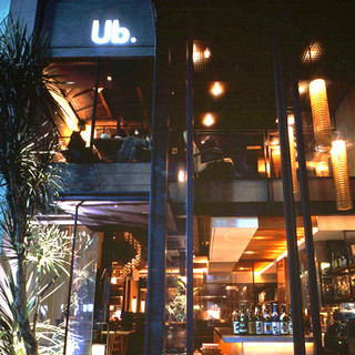 【Illuminating the Night in Ebisu】A Glass-Faced Appearance That Makes You Stop in Your Tracks