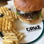 CRUZ BURGERS & CRAFT BEERS - 