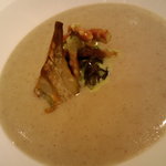 ル・ペルゴレーズ - キクイモのヴルーテ　エスカルゴのポワレとパンチェッタ