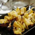 はるきや - 鶏皮2本（塩）300円