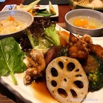 ごはんや農家の台所 - 大豆テンペ鶏肉お野菜たっぷり生姜黒酢あんかけ膳