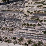 そば屋 案山棒 - エントランスの瓦