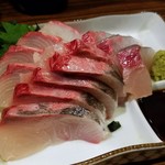 もつ焼 あぶさん - カンパチ刺