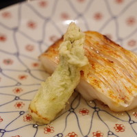 まき村 - 焼きもの・揚げもの：グジの若狭焼き、タラの芽の天麩羅