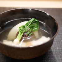 麻布十番 ふくだ - お椀　蕪とヒゲダラの葛たたき