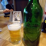 呑処 なべ吉 - 「ハートランド」中瓶。500円也。