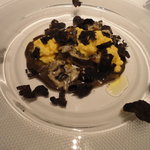 代官山ASO チェレステ - かき卵をのせたフォワグラのソテー　トリュフのピュレとかき卵をのせて 