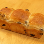 ベーカリー オーディレイ - レーズン食パン
