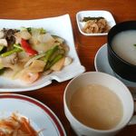 空林 - 【料理】ランチ/海鮮と野菜炒め1,350円(メイン、スープ、ライス（おかゆ）