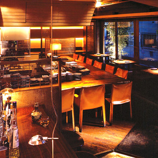 【恵比寿駅3分】薄灯りの上質空間で炭火焼×和洋創作を堪能