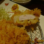 かわみ - ロースカツ・・少しピンク色が・・