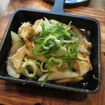 立ち呑みのさのや - てっちゃん鉄板焼き 350円　(2017.2)