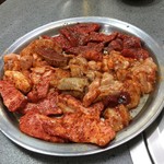 肉入り盛り合わせ大皿 6種盛り（税込4900円）