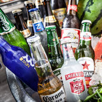 グレースバリ - ドリンク写真:一度はやってみたい！ボトルビール片手にスポーツ観戦！