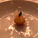 Le Pré Catelan - レモン タルトは、サクサクメレンゲ、シャーベットバジル