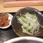 つけ麺 道 - 薬味と日替わりトッピング