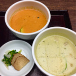 Satou Yousuke - グリーンカレーつけ汁とレッドカレーつけ汁,燻りがっこと水菜の漬物付き