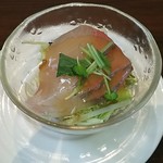 中国四川料理秀峰 - 《2902》『鮮魚の刺身と野菜のゴマソースかけ』。