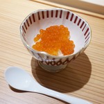 寿しの吉乃 - 赤酢のシャリに北海道産いくら