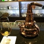 バー アビーロード - 70年代のニッカ蒸留器ボトル