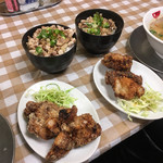 ラーメン モリン - 唐チャーシュー丼の唐揚げ2個たち