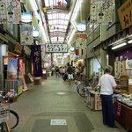 マツヤ食料品店 - 出町柳の商店街の中にお店はあります。