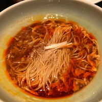 チャイナルーム - 四川式酸味辛いスープ麺