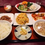 Chuugokuryouri Mandarinko-To - 牡丹定食B