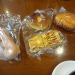 Cafe NIKI - テイクアウトした NIKI BAKERY（ニキベーカリー）のパン