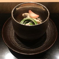 西麻布 いちの - 髭鱈、占地、こごみ、海老、百合根の河豚白子和え。ヒゲダラが少し固くムシャッとした食感なのは残念。河豚の白子はそこまで主張せず。