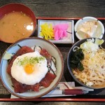 太光庵 - 2016.11.29。火曜日限定ランチ まぐろ山かけ丼定食　910円