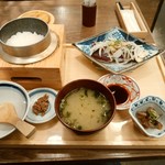 Ryuujimmaru - わら焼き鰹のタレたたき定食