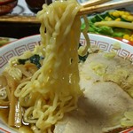 Ichifuji - 昔ながらの縮れ麺