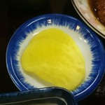 日の出食堂 - もちろんお新香も付きます