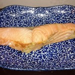 日の出食堂 - 焼鮭は体にやさしい塩分控えめ
