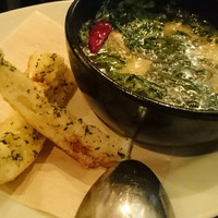 coci - 牡蠣と春菊のアヒージョ
