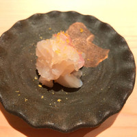 鮨 千陽 - 平目にカラスミをまぶしたもの