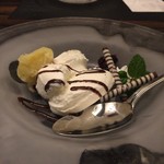 焼肉ホルモンせいご - 自家製スイートポテトのバニラ添え