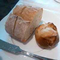 フランス料理 ル・クール - バゲットとクルミパン