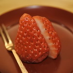 平和寿司 - イチゴは新城の紅ほっぺ
