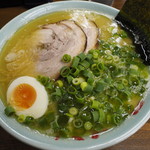 家系ラーメン 近藤家 - 塩ラーメン(中)(税込み900円)