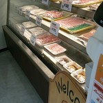 お肉工房 三匹のこぶた - お肉です